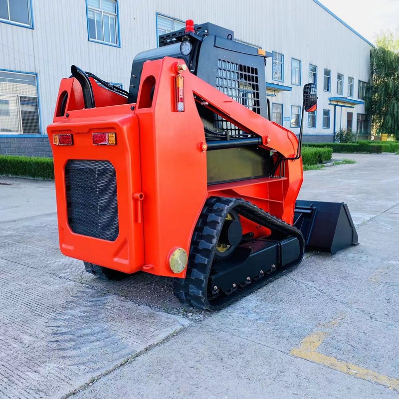 Компактный гусеничный мини-погрузчик с бортовым поворотом