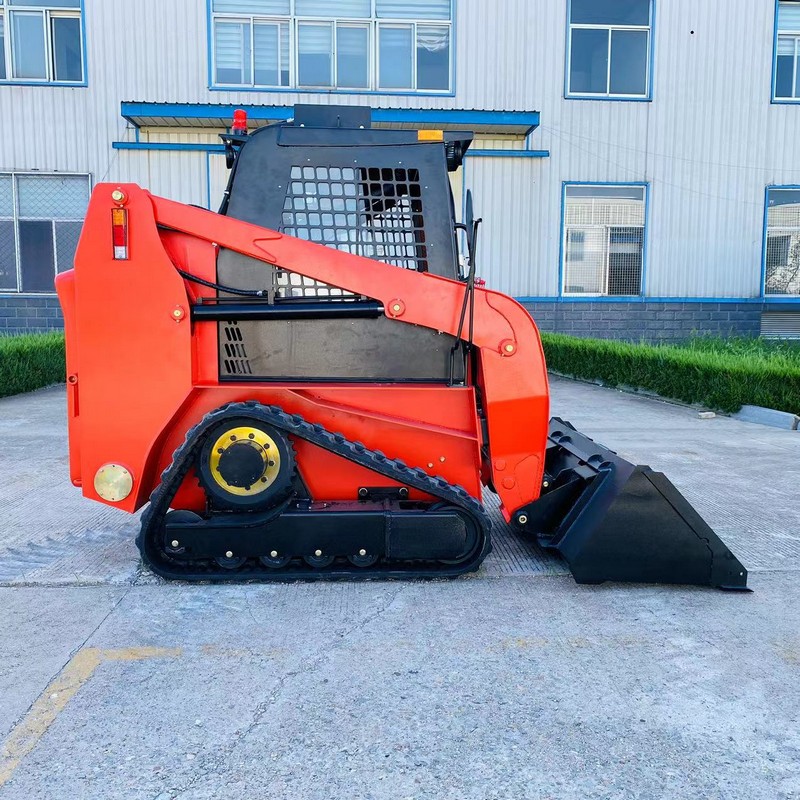 Компактный гусеничный мини-погрузчик с бортовым поворотом