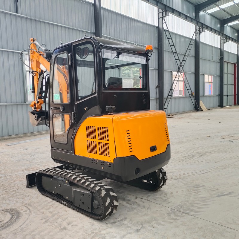 Компактный экскаватор