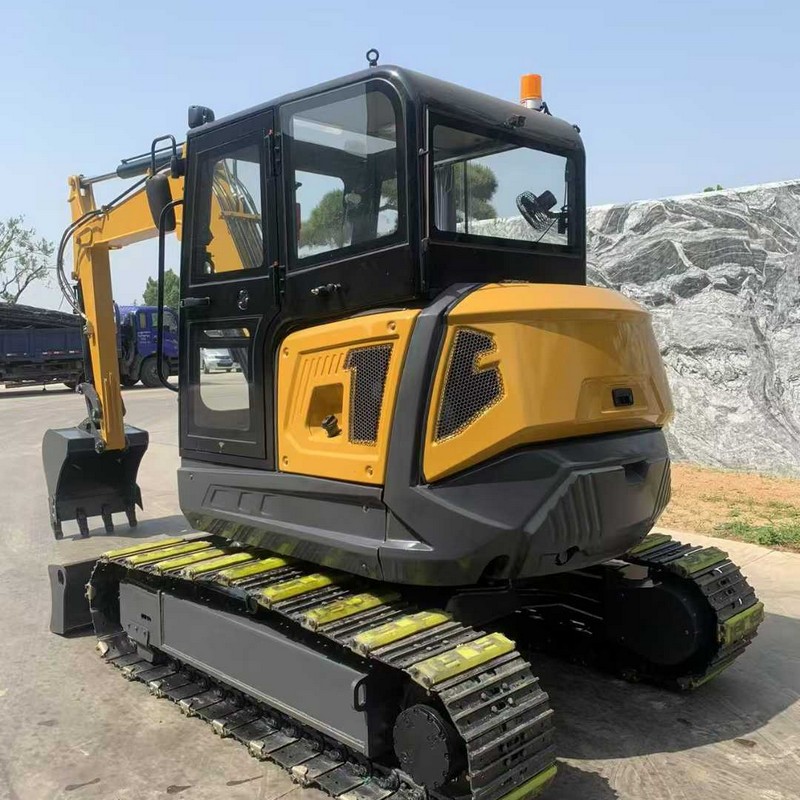 Гусеничный экскаватор