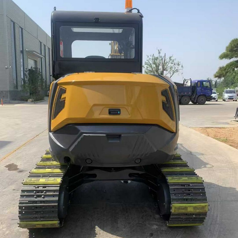 Гусеничный экскаватор