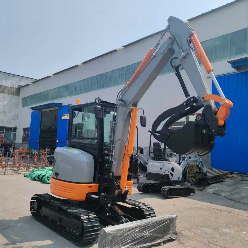 Компактный экскаватор