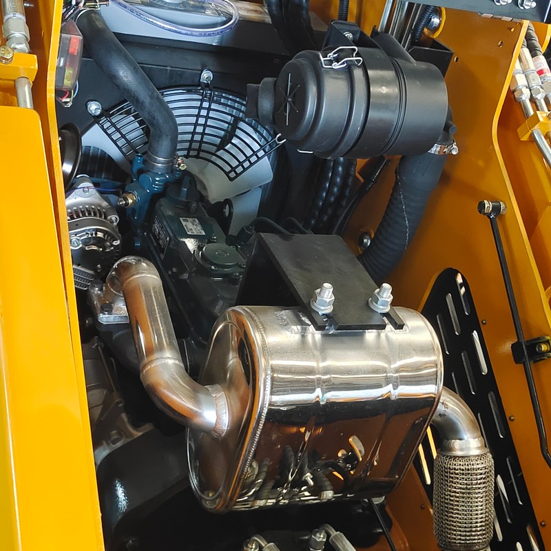 Гусеничный погрузчик с бортовым поворотом