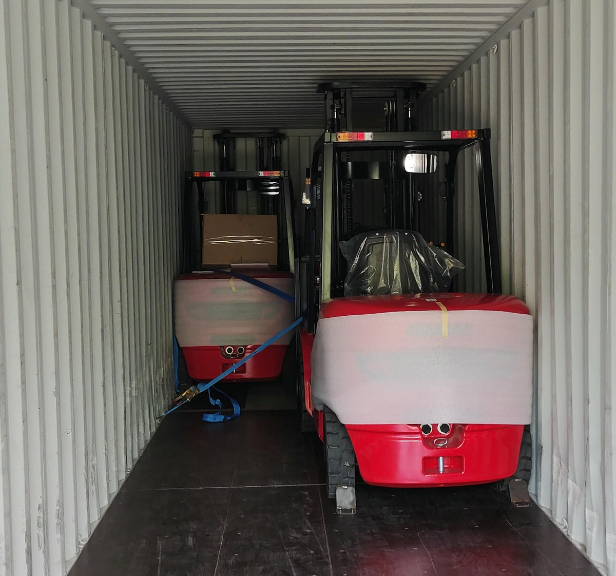 фотография отгрузки дизельного погрузчика