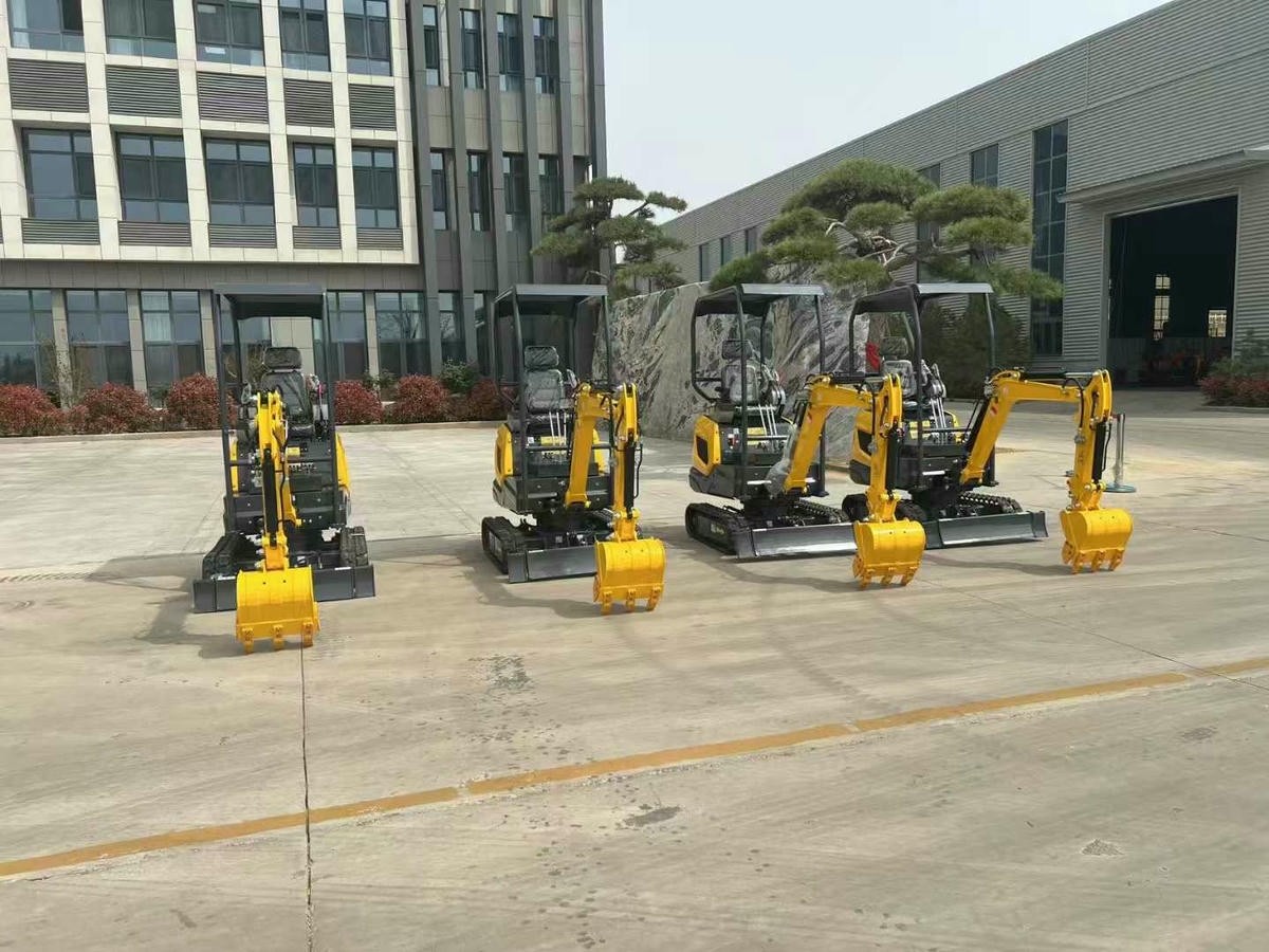 Крытый строительный экскаватор