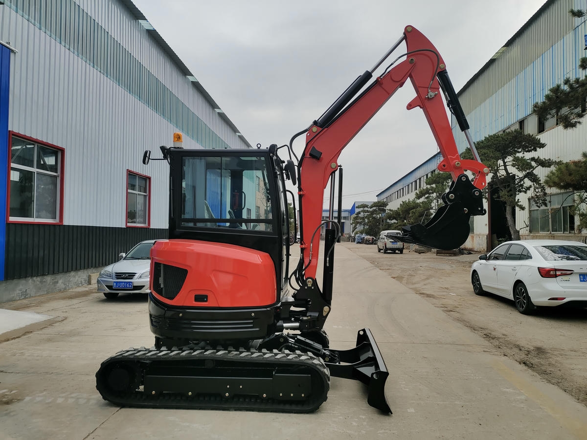 Мини-гусеничный экскаватор