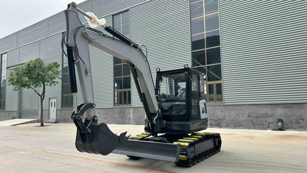 Маленький садовый копатель