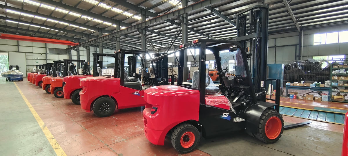 Вилочный погрузчик