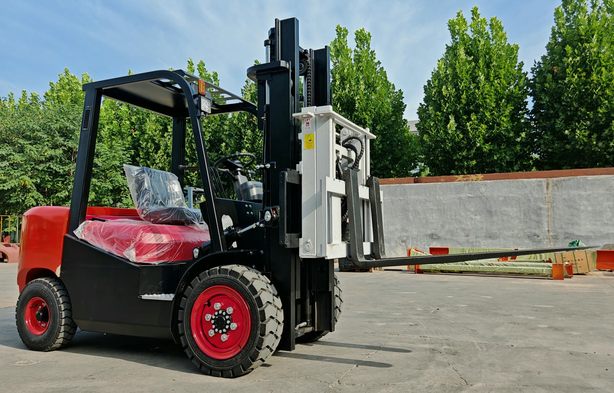 Ножничный вилочный погрузчик