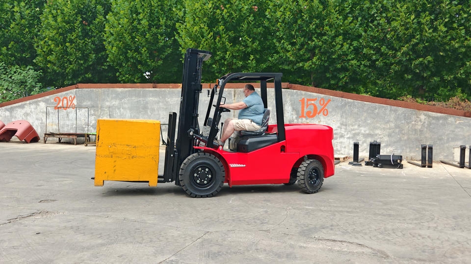 Вилочный погрузчик